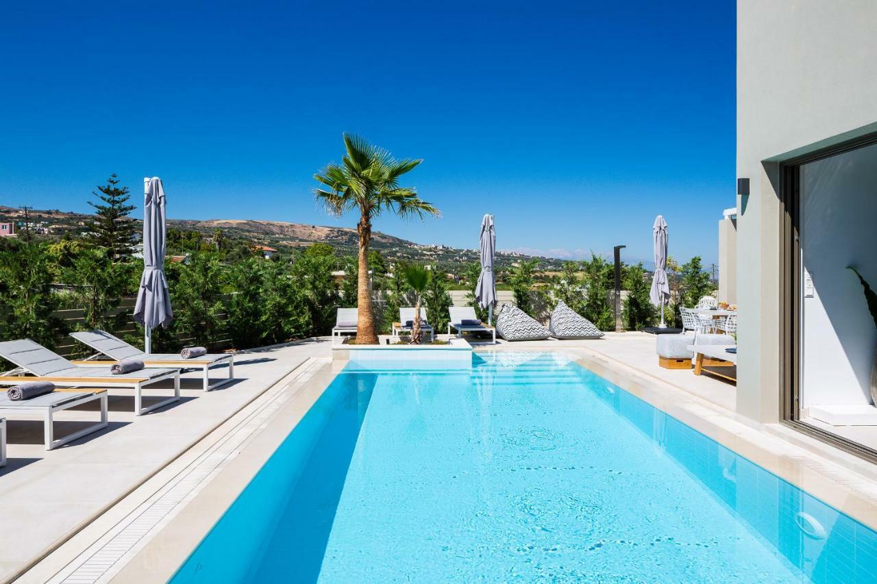 Vasilios Villa, With Pool, Gym & Close To Beach, By Thinkvilla Loutra  Exterior photo
